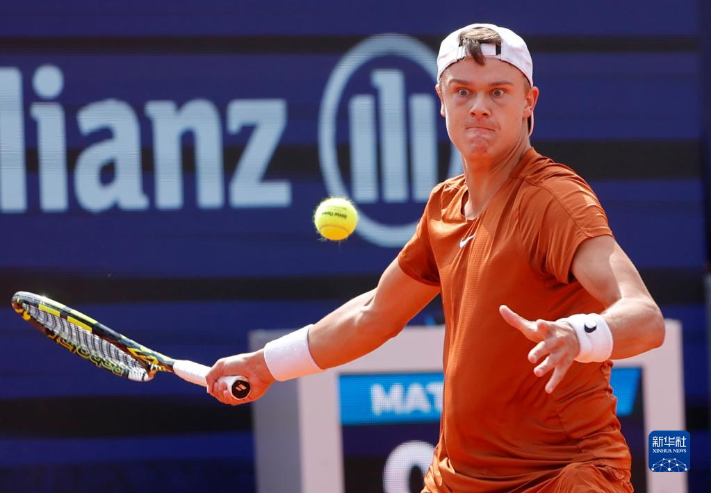 且贡献4篮 且贡献4篮