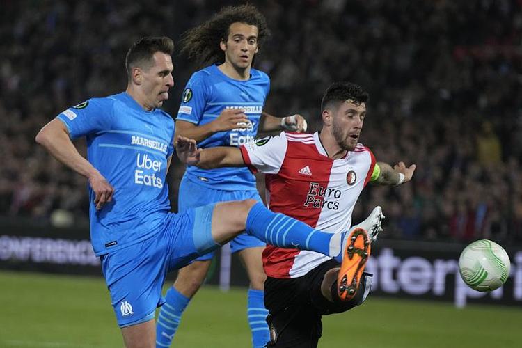 成菱形出球 成菱形出球