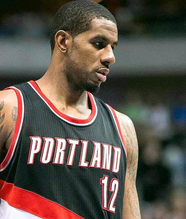 至少一支队 至少一支队